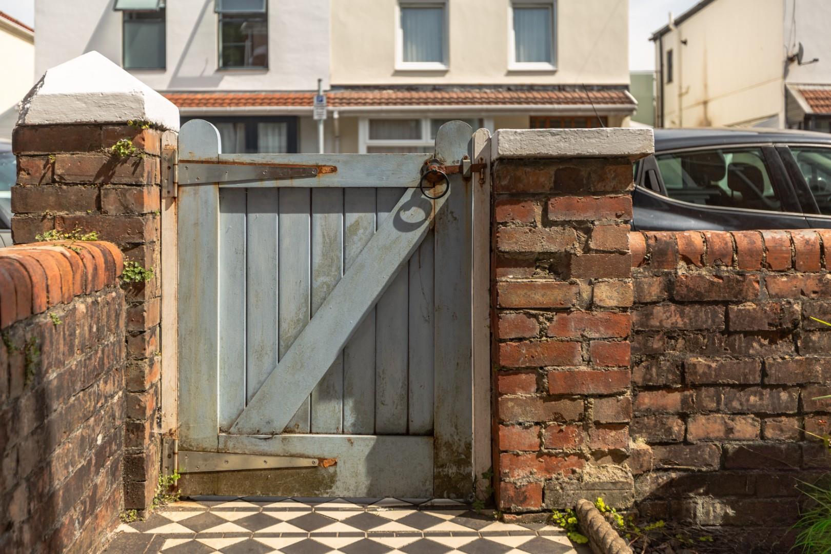 Devon Place, Mumbles, Swansea, SA3 4DR